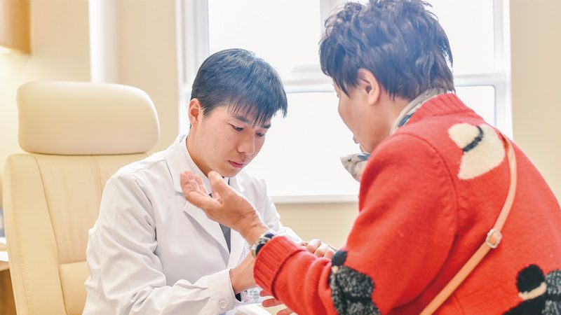 养老护理员工作流程揭秘：从评估到照护的全方位解析