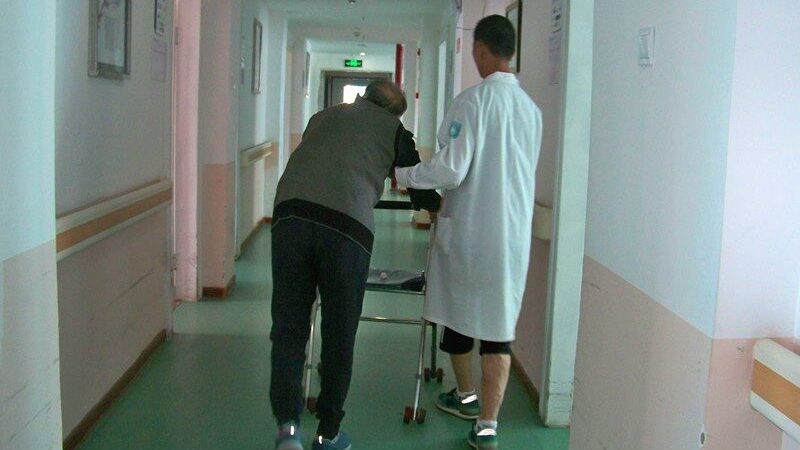 医用护理床规格解析：长宽高参数的重要性