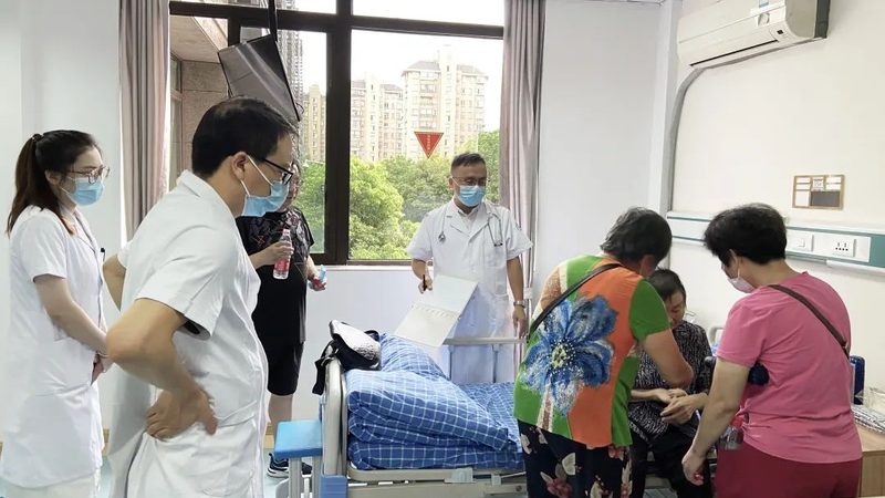 老年食堂炒菜机：参数解析与优缺点分析